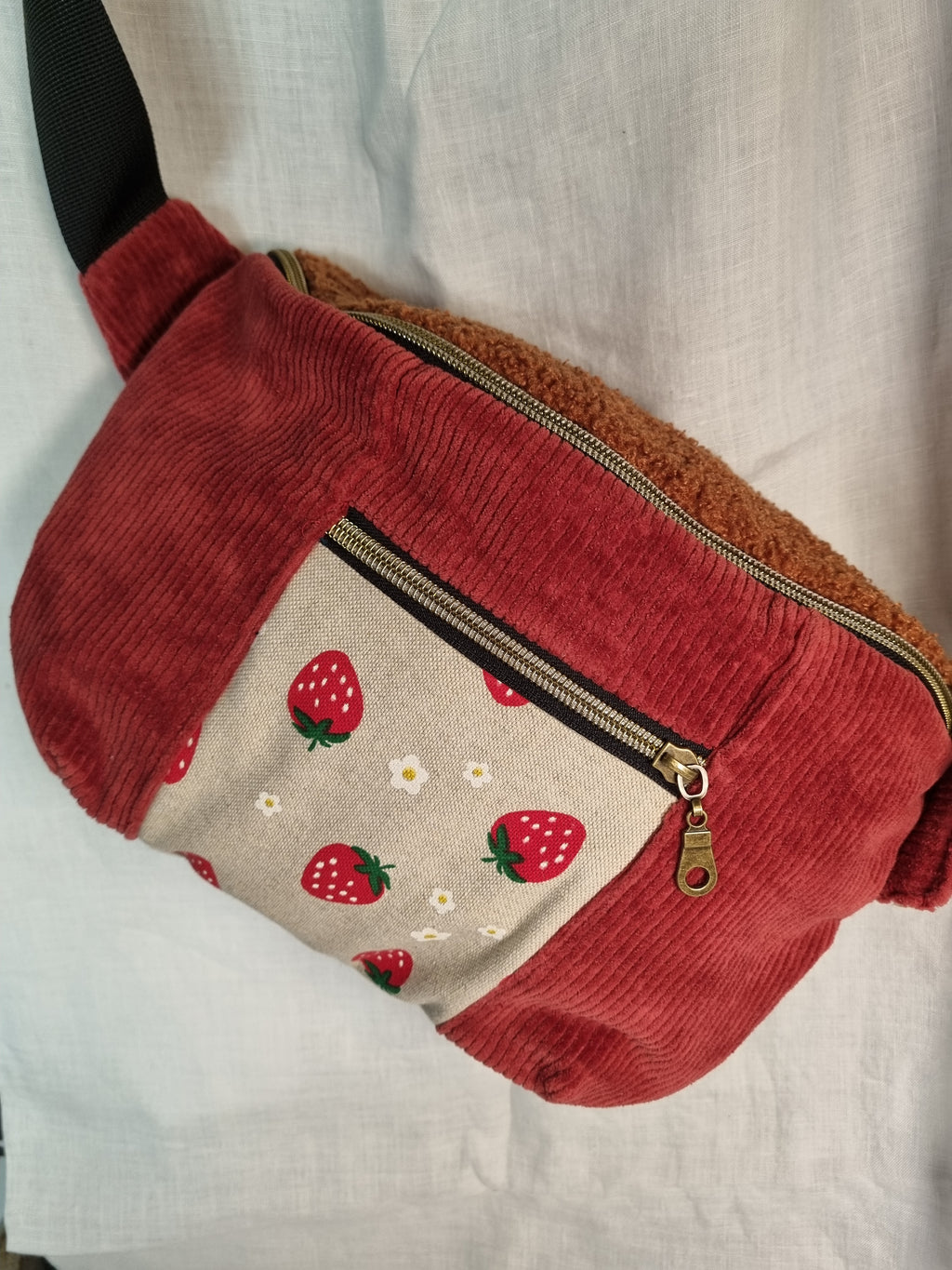 'Anna' Bauchtasche groß Erdbeere